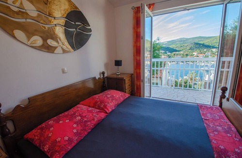 Seget Vranjica House | Villa Danijela with heated pool, jacuzzi and sauna