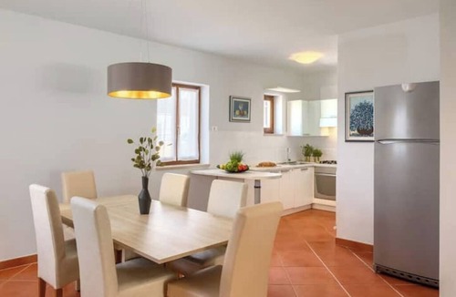Novigrad Villa | Villa Desire Belvedere: Relaxing Garden & Pool Retreat Near Novigrad