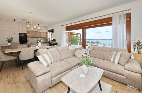 Vrsi Villa | Villa Diaria with Pool 10 m from the Sea