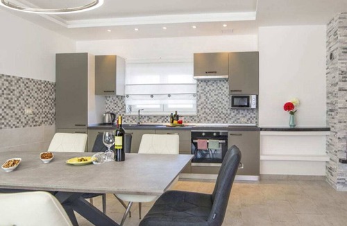 Strmac Villa | Villa Dina Comfortable holiday residence