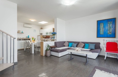 Đuba House | Villa direkt am Meer und Strand mit herrlichem Blick by Interhome