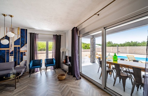 Velim House | Villa Diva with pool and a quiet location