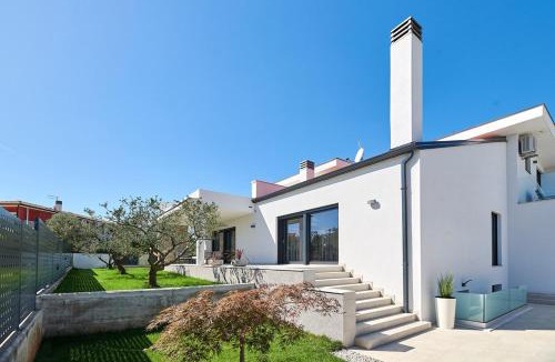 Kastel Villa | Villa Dolcea