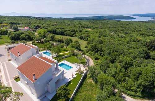 Stanisovi Villa | Villa Dora - Four Bedroom Villa, Sleeps 9