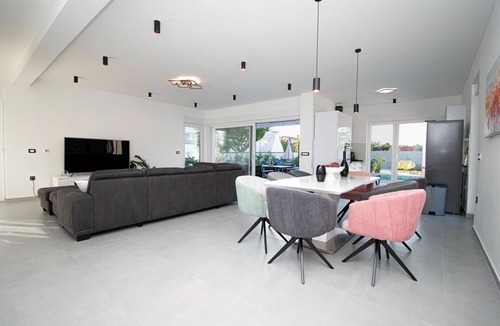 Vodnjan Villa | Villa Elite 1 with heated pool by Istrabook