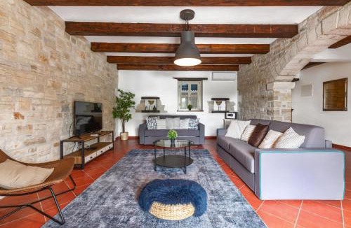 Tinjan Villa | Villa Farfalla