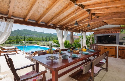 Blato na Cetini Villa | Villa Filomena - Omiš by Villas Guide