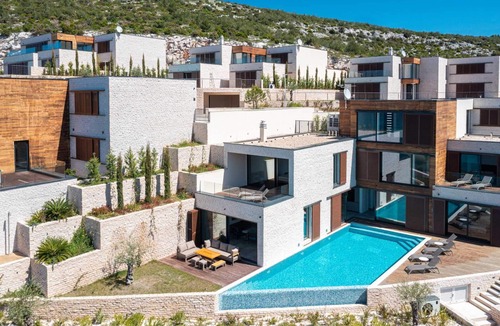 Primosten Burnji Villa | Villa Flora Mare II with Pool