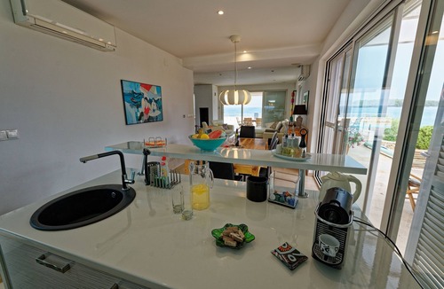 Kukljica Villa | Villa for 6 people, facing the sea, pool, large terrace