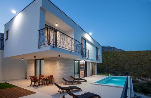 Kucine Villa | Villa Godimento w heated pool