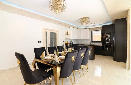 Primosten Villa | Villa Golden Lion – A Luxury Oasis with Pool, Sauna, Jacuzzi, Fitness and Stunning Sea View