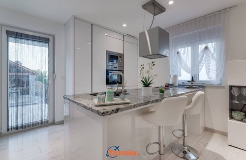 Dobrinj Villa | Villa HLAPA with pool, sea view, beach - TRAVELER Reiseburo Krk - ID 2376