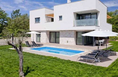 Karigador Villa | Villa in Novigrad with Pool & Rooftop Terrace