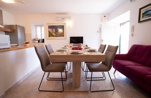 Sumartin Villa | Villa in Sumartin near Beach & Private Pool