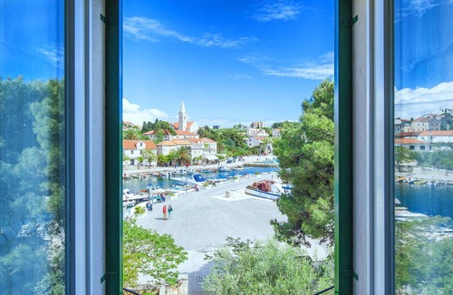 Sumartin Villa | Villa in Sumartin near Beach & Private Pool