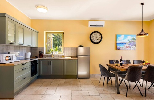 Vrbnik Villa | Villa Isla Blue 2 pool&welness Krk by Villas Guide
