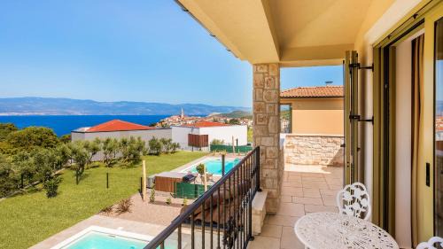 Vrbnik Villa | Villa Isla Blue 2 pool&welness Krk by Villas Guide