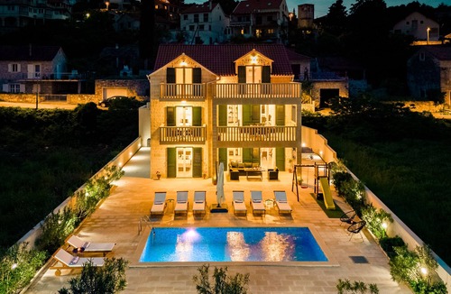 Splitska Villa | Villa Janie - Luxury Multi-Level Estate with Pool