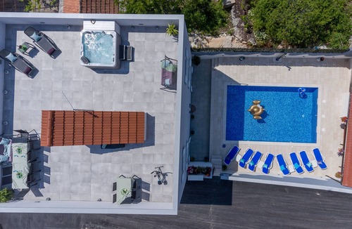 Slivno Apartment | Villa je potpuno opremljena za odmor 18 osoba