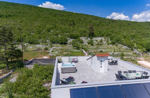 Slivno Apartment | Villa je potpuno opremljena za odmor 18 osoba