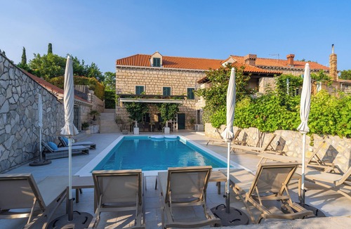 Mocici Villa | Villa Joe - heritage stone villa