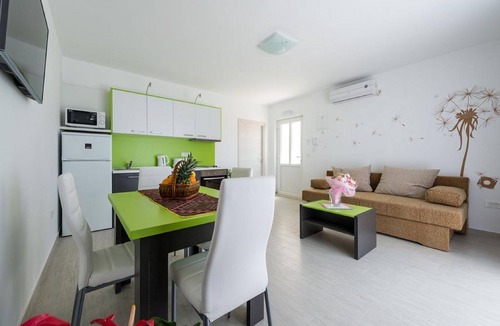 Popovici Villa | Villa Kabalero - Four-Bedroom Villa with Private Pool