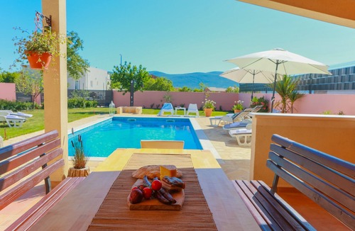 Dicmo House | *Villa Kalura Split* beautiful holiday home with pool, just for You!