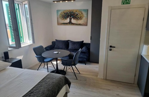 Split House | Villa Katy
