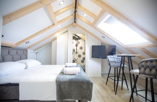 Split House | Villa Katy