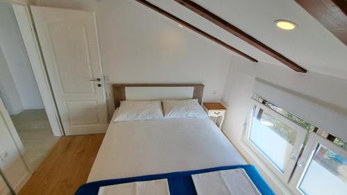 Drvenik Mali Apartment | Villa Knez