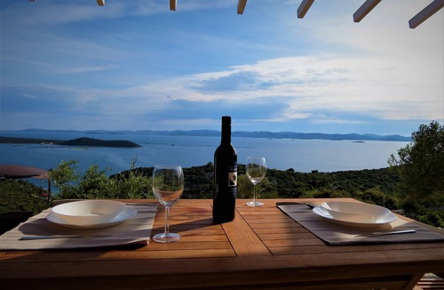 Tkon Villa | Villa Kornati is romantic stone house with stunning view on Kornati islands.