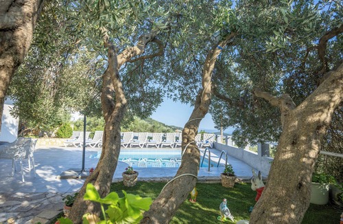 Makarska Villa | Villa Kristina in Makarska with pool, terrace, sea view, BBQ, parking