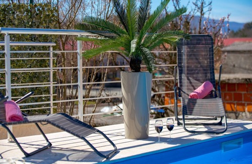 Lipa Villa | Villa Lemily - Five Bedroom with Swimming Pool