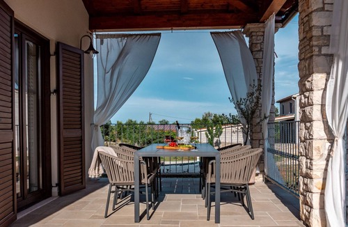Sisan Villa | Villa Lere by Villas Guide
