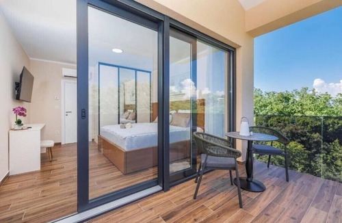 Gabonjin Villa | Villa LeSt with heated pool and EV Charger