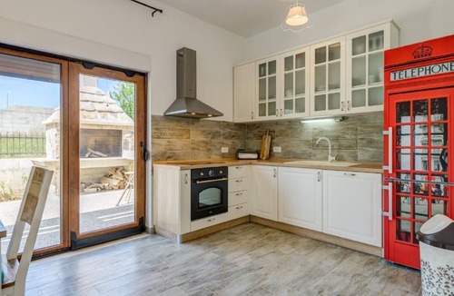 Dugopolje House | Villa Longfield mit privaten Pool und Sauna by Interhome