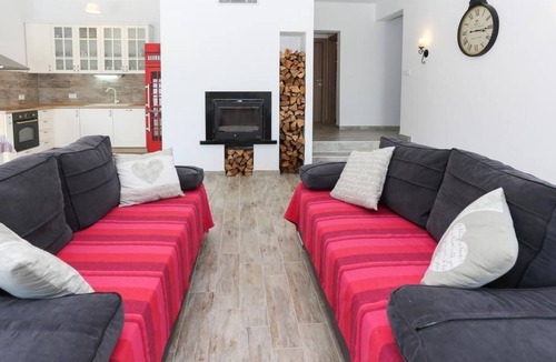 Dugopolje House | Villa Longfield mit privaten Pool und Sauna by Interhome