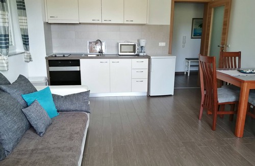 Cesarica Apartment | Villa Luce, apartment Maslina 70 m from the sea, with sea view at Karlobag.