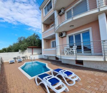 Seget Donji Apartment | Villa Luciana