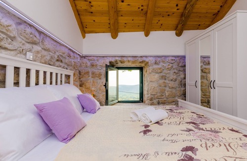 Mihanici Villa | Villa Luciana - Two Bedroom Villa with Swimming Pool and Sea View