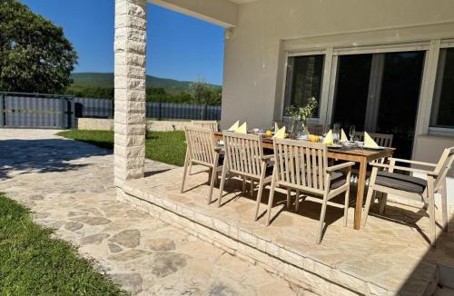Ervenik Villa | Villa Luna