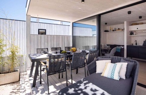 Privlaka House | Villa Luna Mare Ferienhaus mit Terrasse & Poolnähe, direkt am Meer