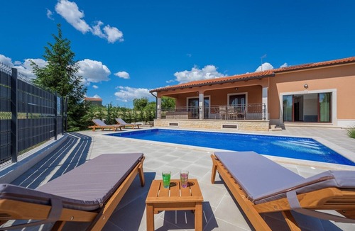 Tinjan Villa | Villa Luna - Pool and Wellness