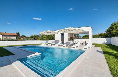 Stinjan Villa | Villa Lungera