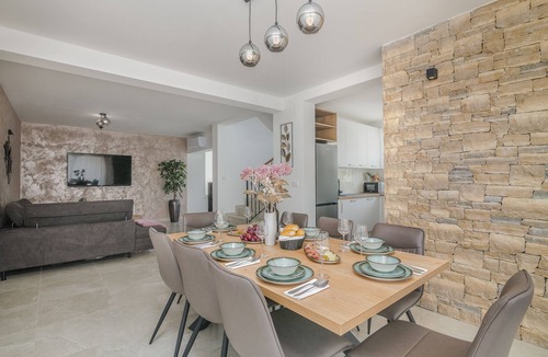 Linardici Villa | Villa Lusarci with heated pool (Kvarner - Žgaljići)