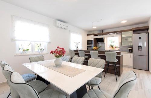 Porat Villa | Villa Magdalena