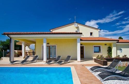 Sisan Villa | Villa MAGGIE