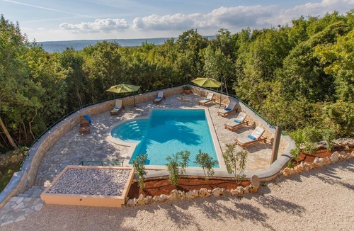 Stanisovi House | Villa Maggie mit Gemeinschaftspools by Interhome