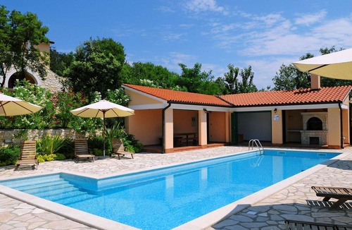 Stanisovi House | Villa Maggie mit Gemeinschaftspools by Interhome