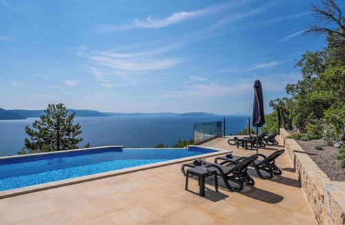 Ripenda Kosi Villa | Villa Mare Visum with heated pool
